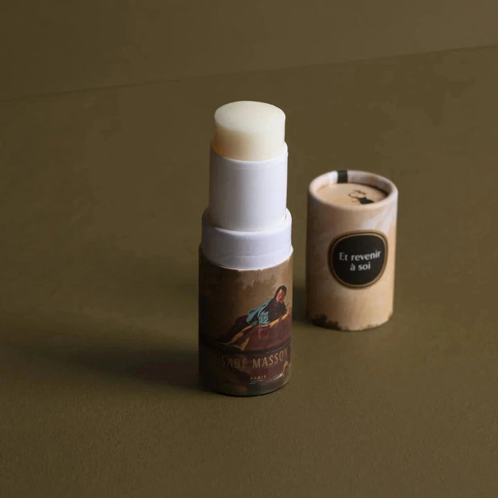 Natürliche Textur des SABÉ MASSON Et revenir à soi Duftsticks – fester Duftbalsam mit pflanzlichen Ölen und Wachsen