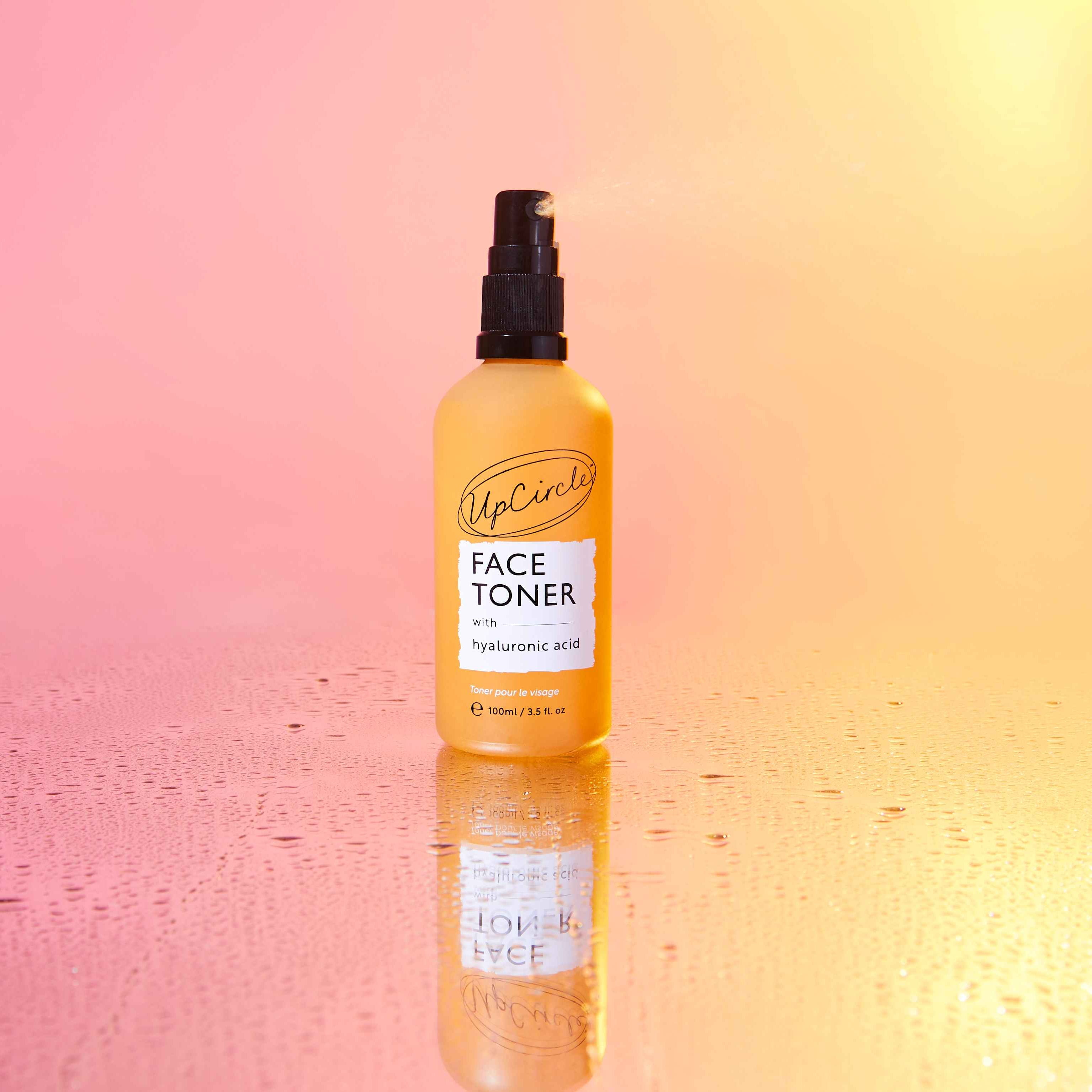 Face Tonerspray mit Hyaluron und Kamille von UpCircle (100ml)