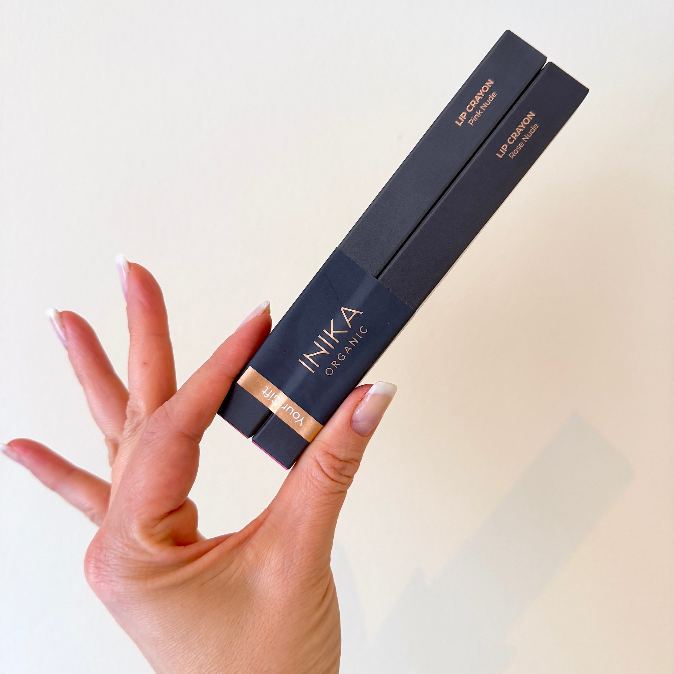 GWP-Aktion von INIKA: Zwei Full-Size Lip Crayons als Geschenk