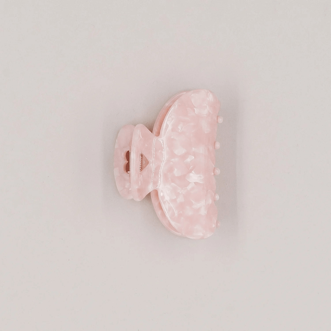 Haarspange Herz Blush von Eulenschnitt – zartrosa, marmoriertes Finish, romantisches Design North Glow
