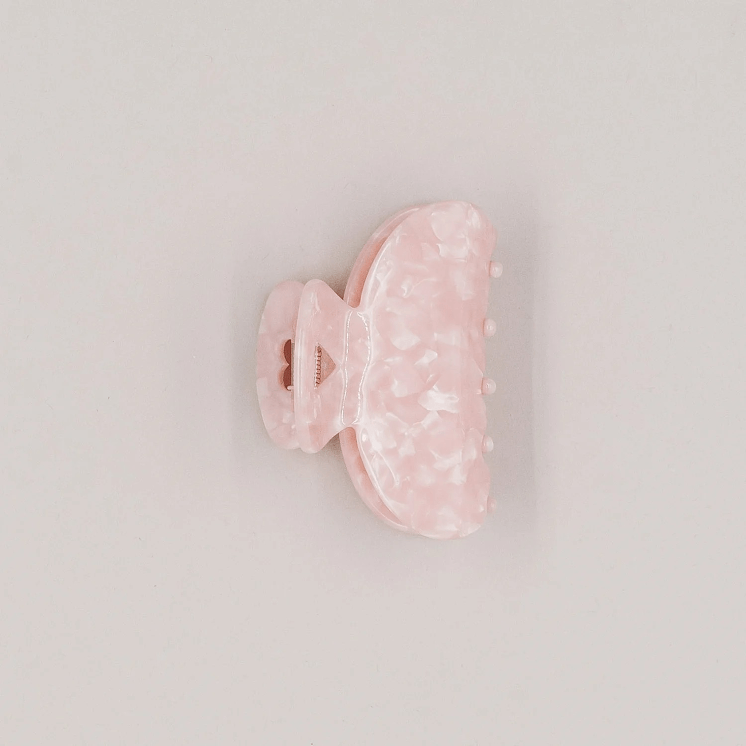 Haarspange Herz Blush von Eulenschnitt – zartrosa, marmoriertes Finish, romantisches Design