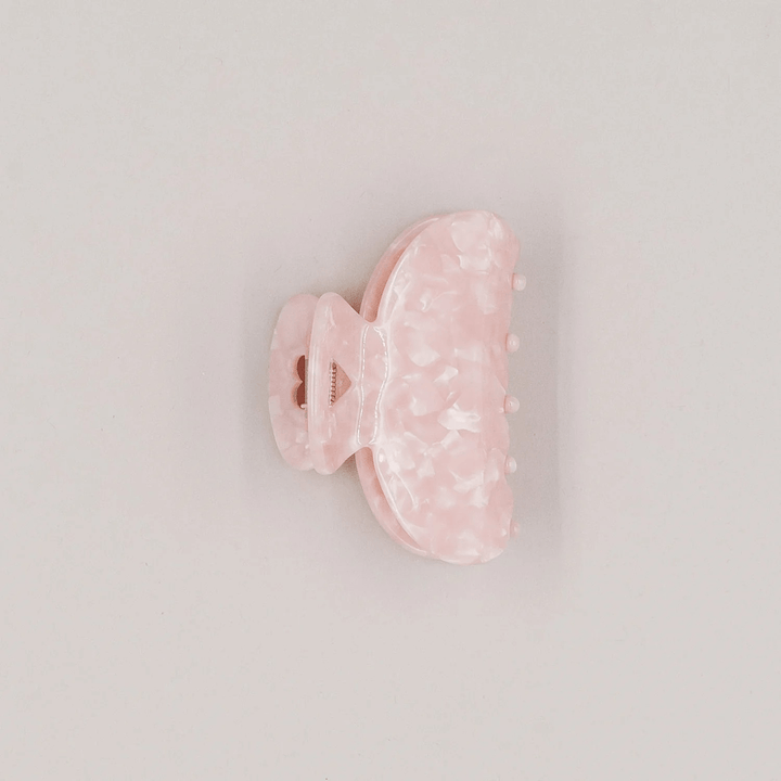 Haarspange Herz Blush von Eulenschnitt – zartrosa, marmoriertes Finish, romantisches Design