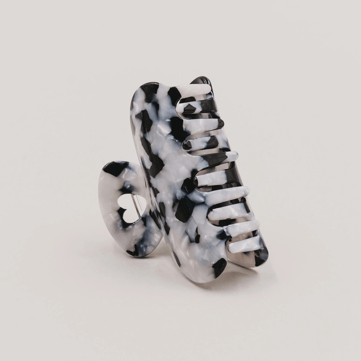 Eulenschnitt Haarspange Herz Panda – marmoriertes Design in Schwarz und Pearl