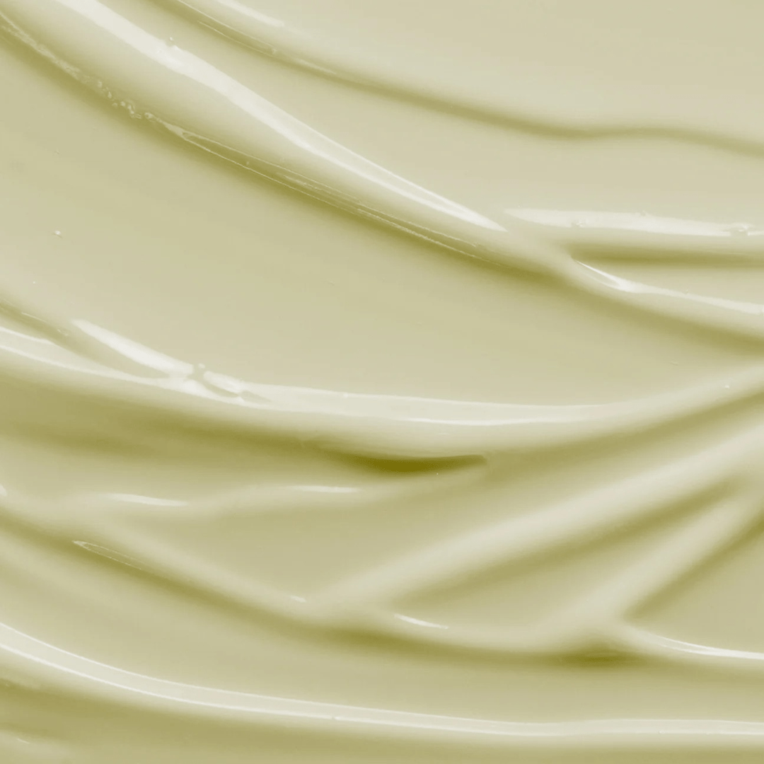 Cremige, nicht schäumende Textur des Hydra-Calm Cleansers – sanft zur Haut, effektiv in der Reinigung North Glow