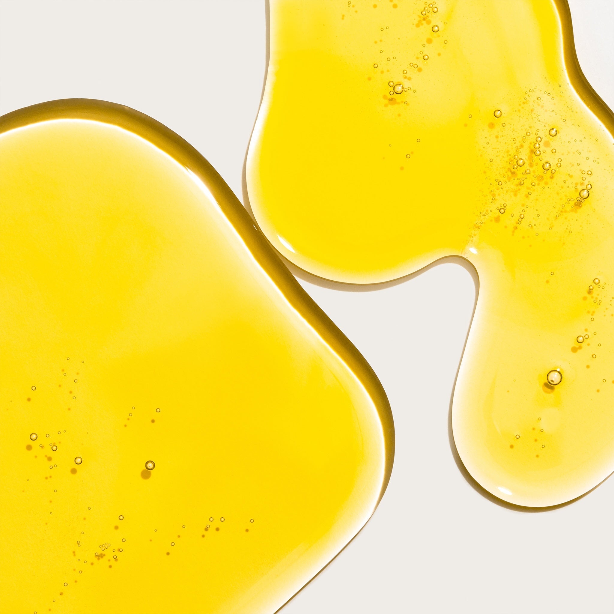 Samtige Textur, pflegendes Odacité C-Glow Hydra-Firm Body Oil