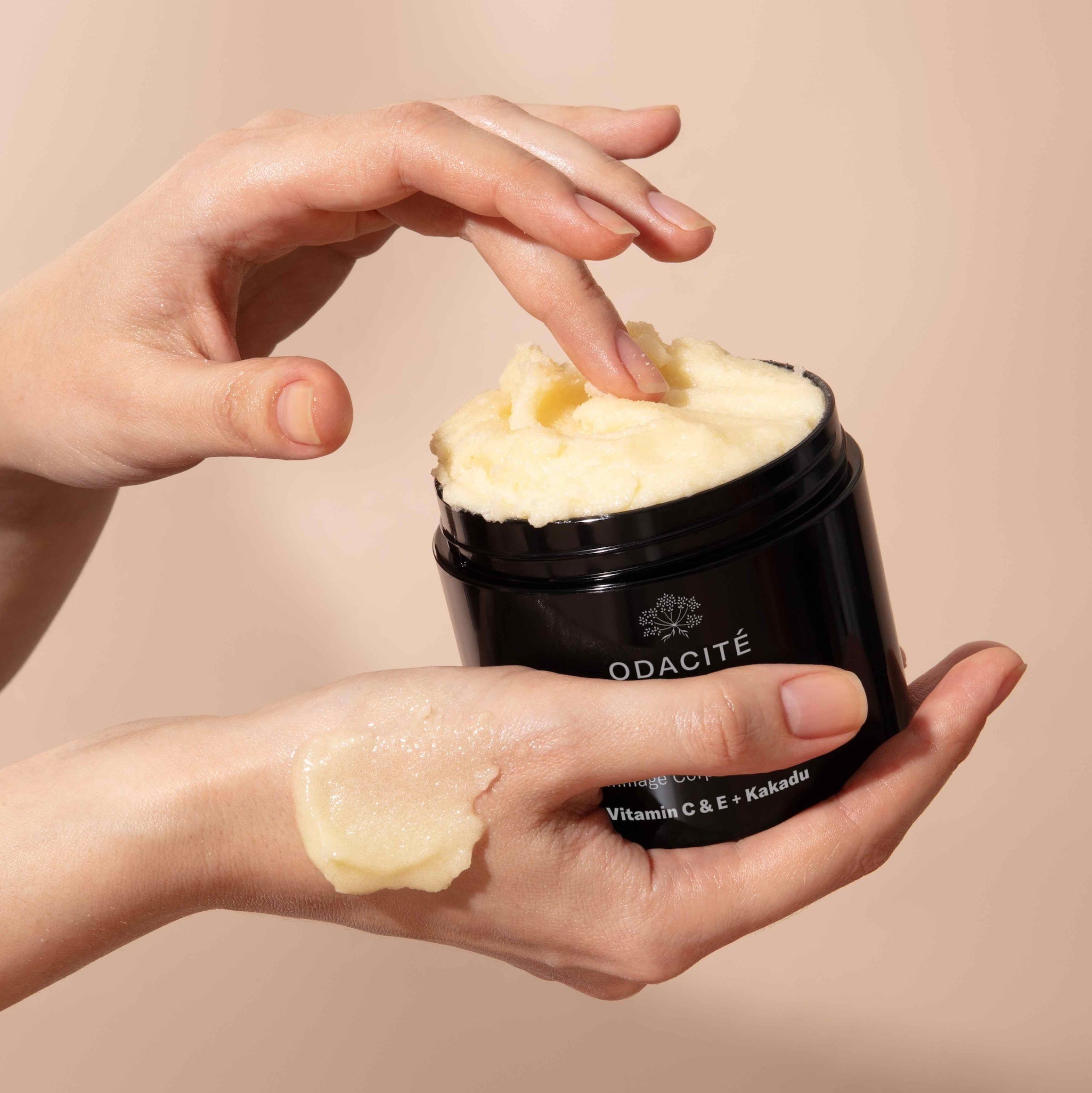 HYDRA-FIRM BODY POLISH C-Smooth - ODACITÉ Körperpeeling