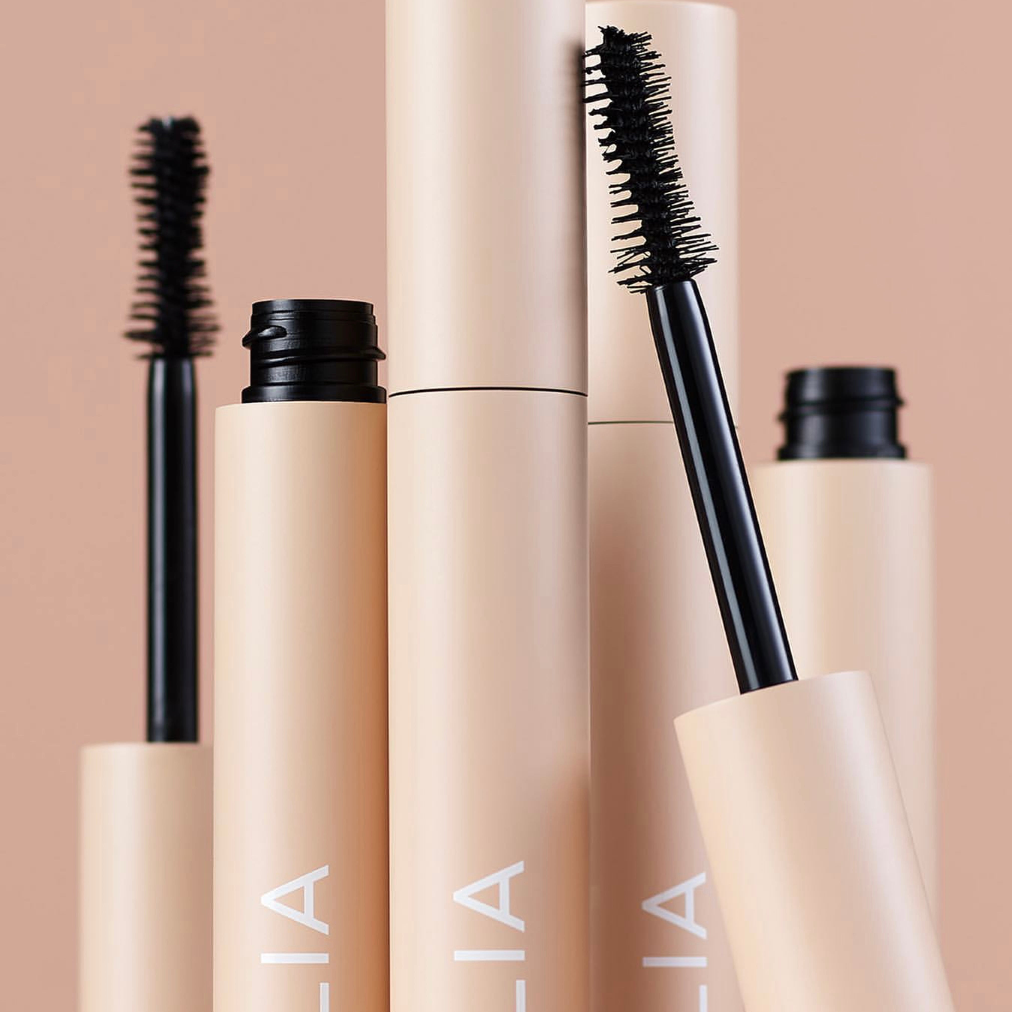 ILIA Beauty Fullest Voluminizing Mascara - schwarze Volumen-Wimperntusche