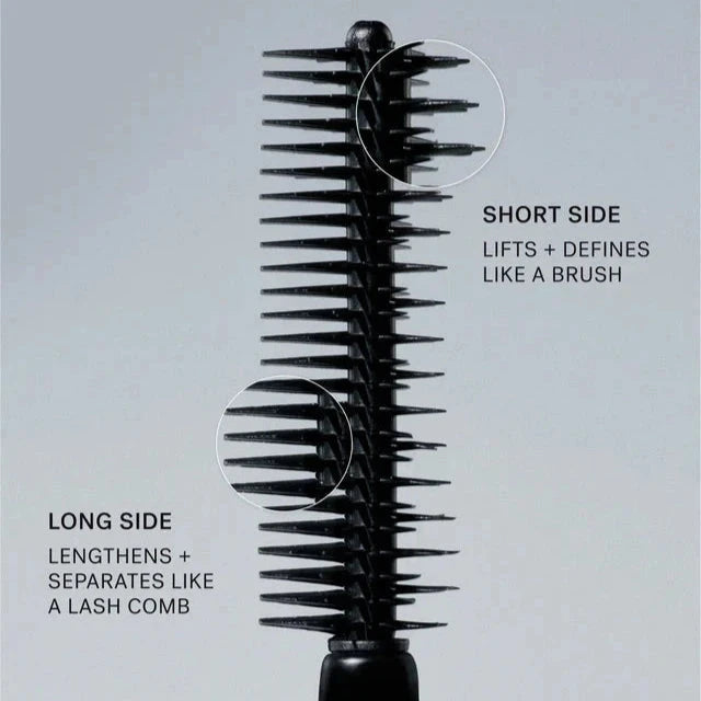 Bürstenkopf der Limitless Lash Mascara von Ilia Beauty.