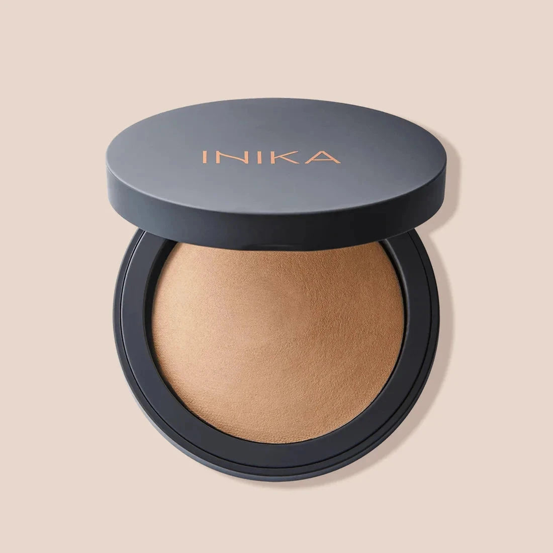 Trust geöffnet, Hintergrund beige 