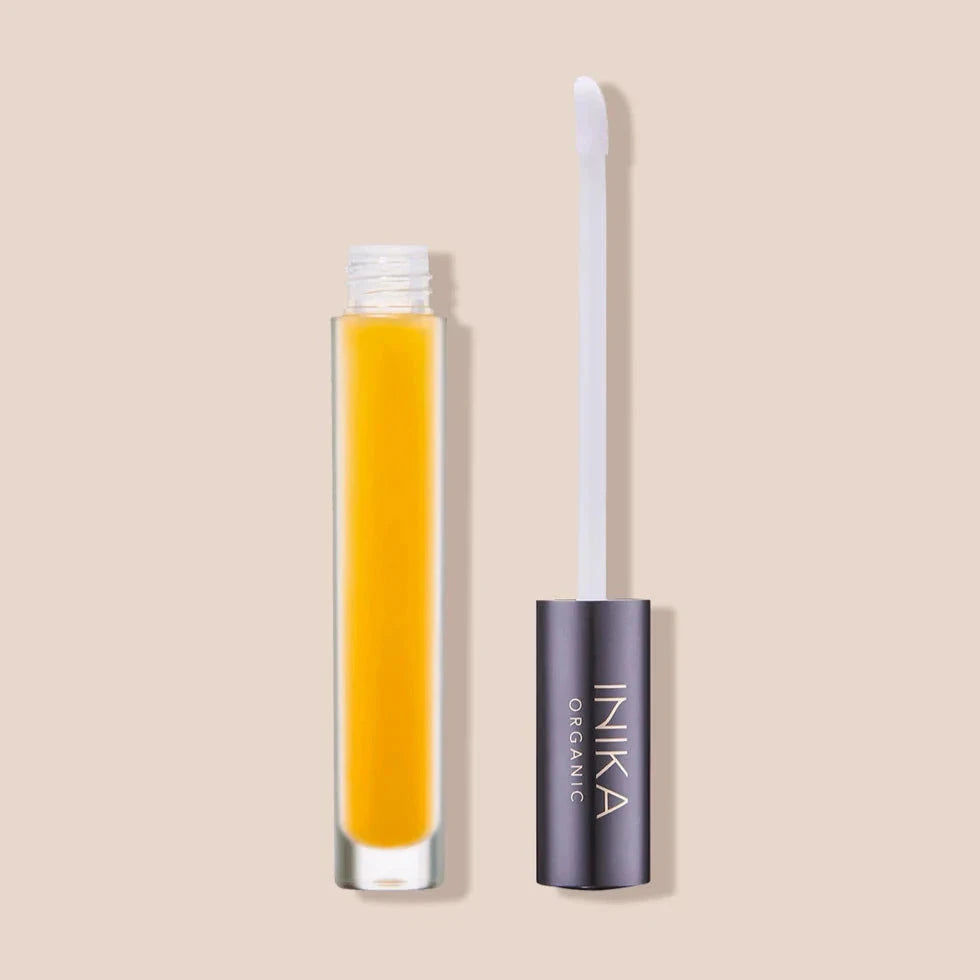 Lip Serum geöffnet stehend.