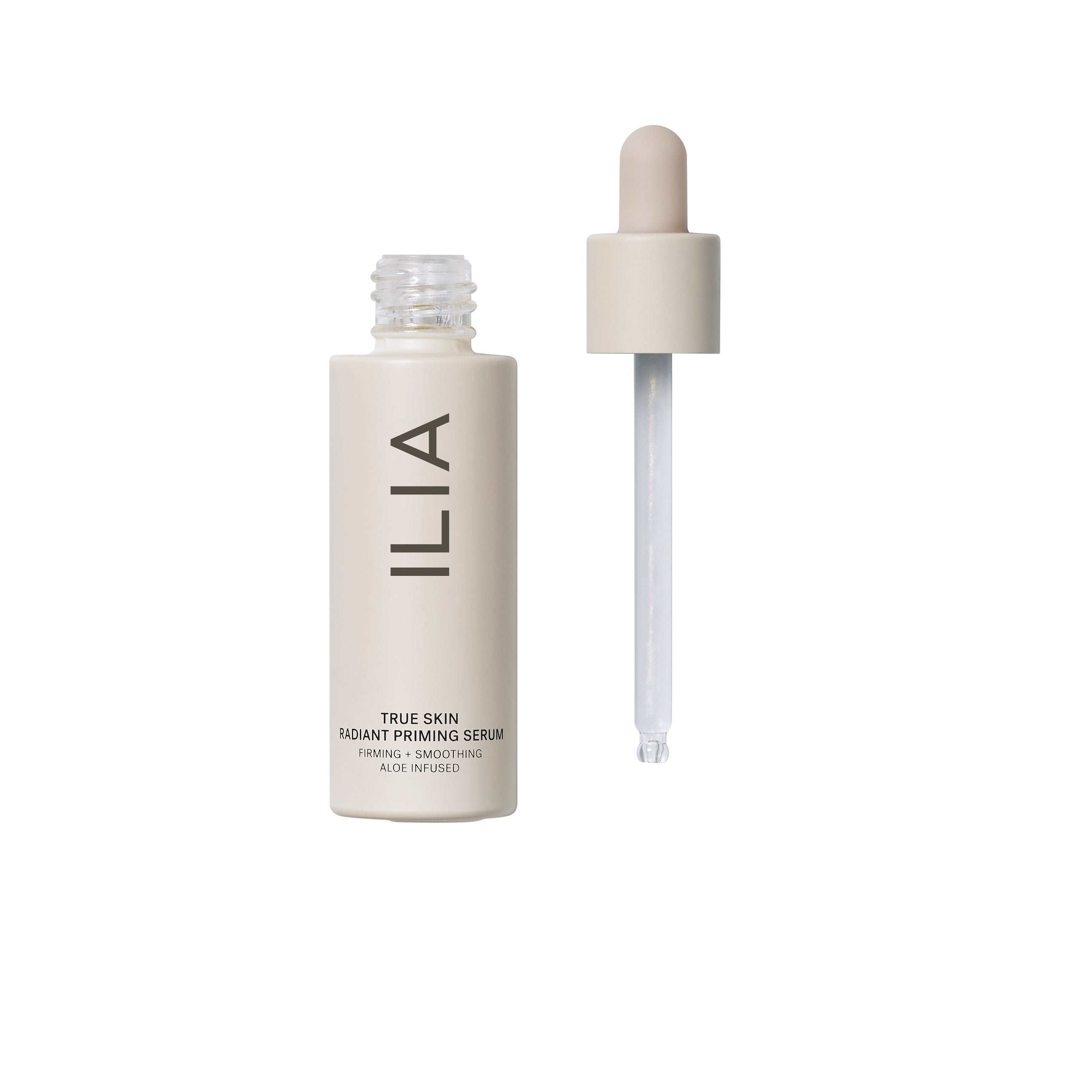 Offene ILIA True Skin Radiant Priming Serum Flasche mit daneben liegender Pipette.