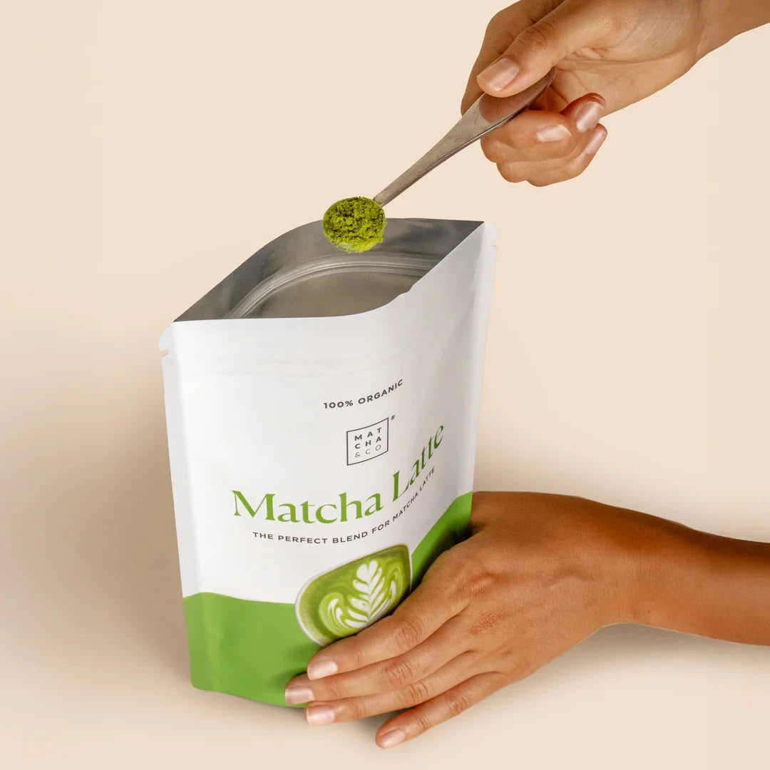 Bio-Matcha aus Japan als Zutat für Matcha Latte von Matcha & Co North Glow