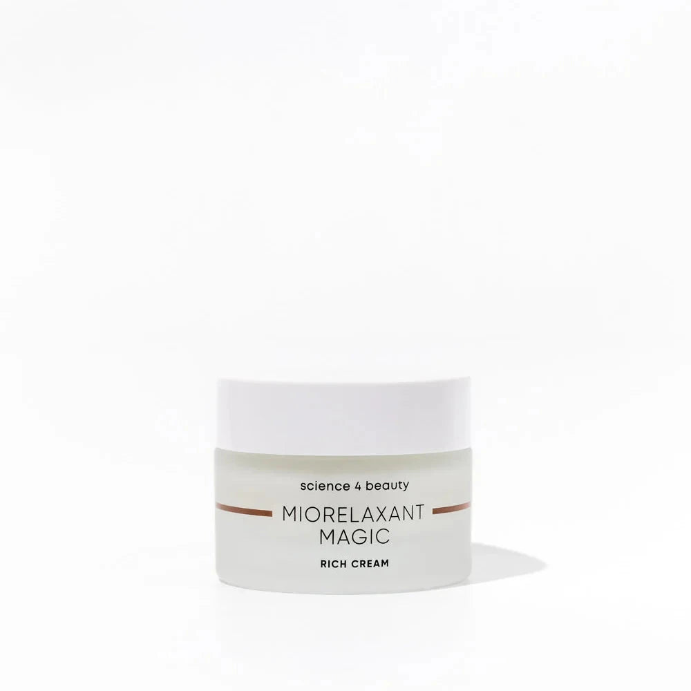 MiorelaxantMagic Creme tiegel auf weißem Hintergrund North Glow