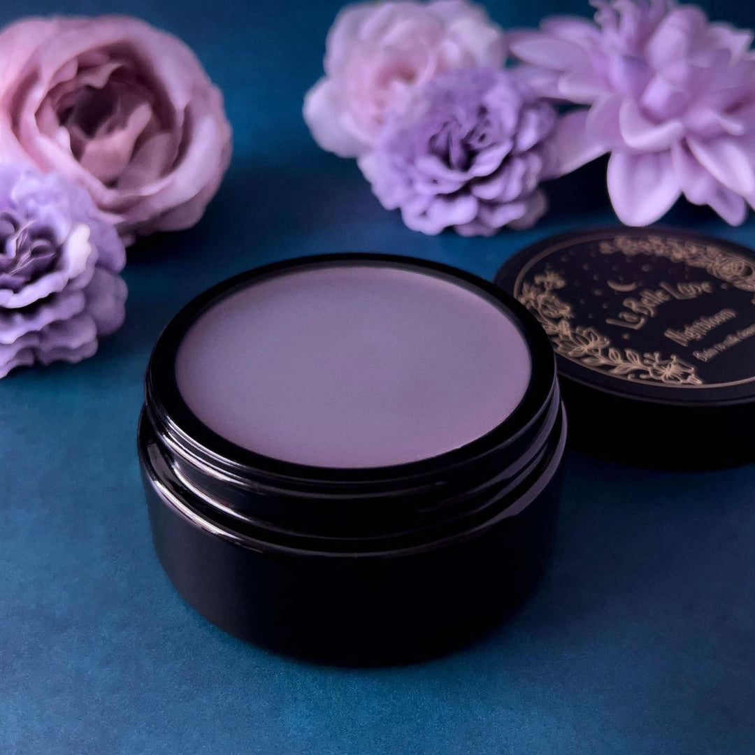 La Belle Lune Nightbloom – luxuriöser Cleanser im Glastiegel mit floraler Verpackung North Glow