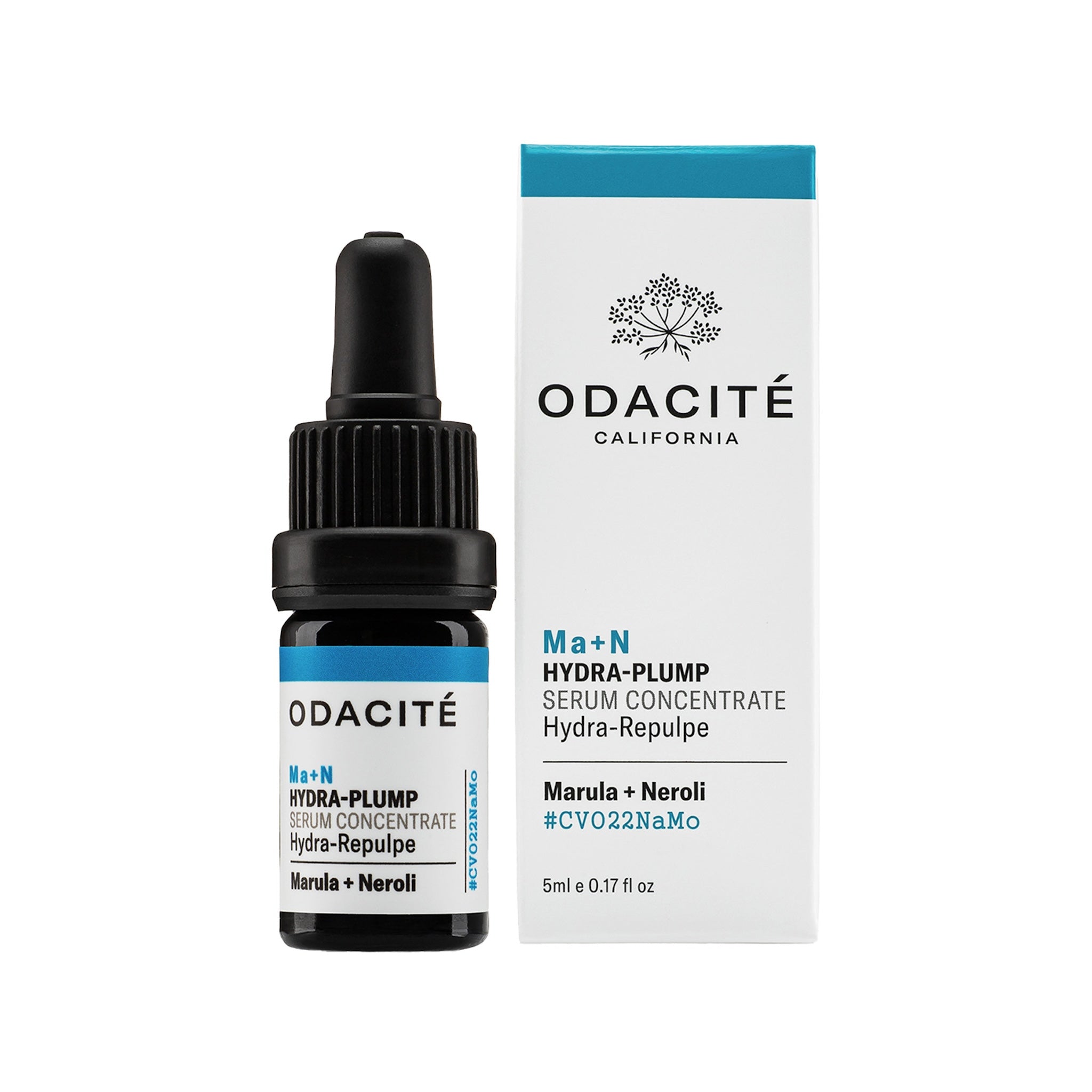 Odacité Ma+N Hydra-Plump Serum Concentrate mit Marula und Neroli neben Produktverpackung auf weißem Hintergrund