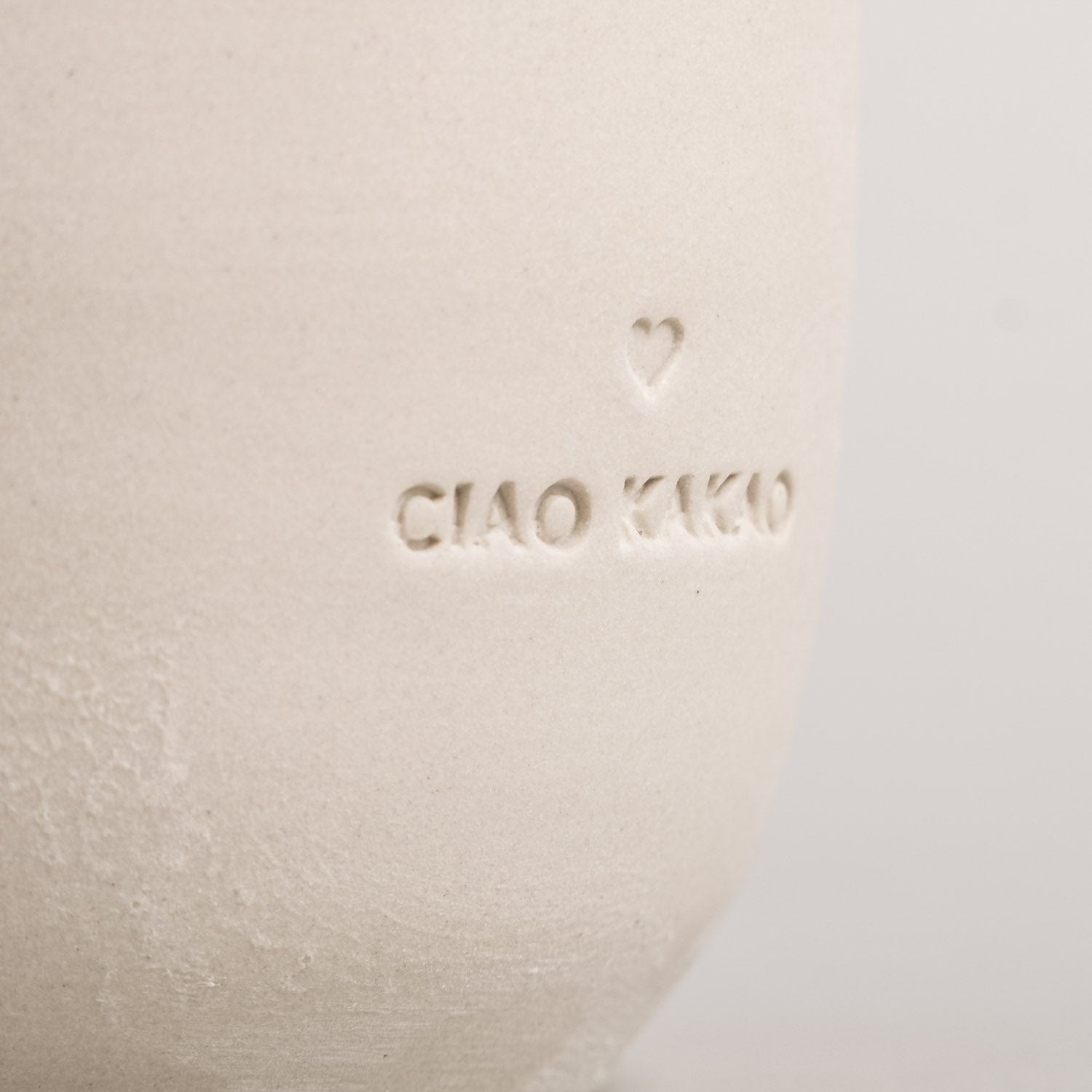 Handgefertigter Steingutbecher "Ciao Kakao"