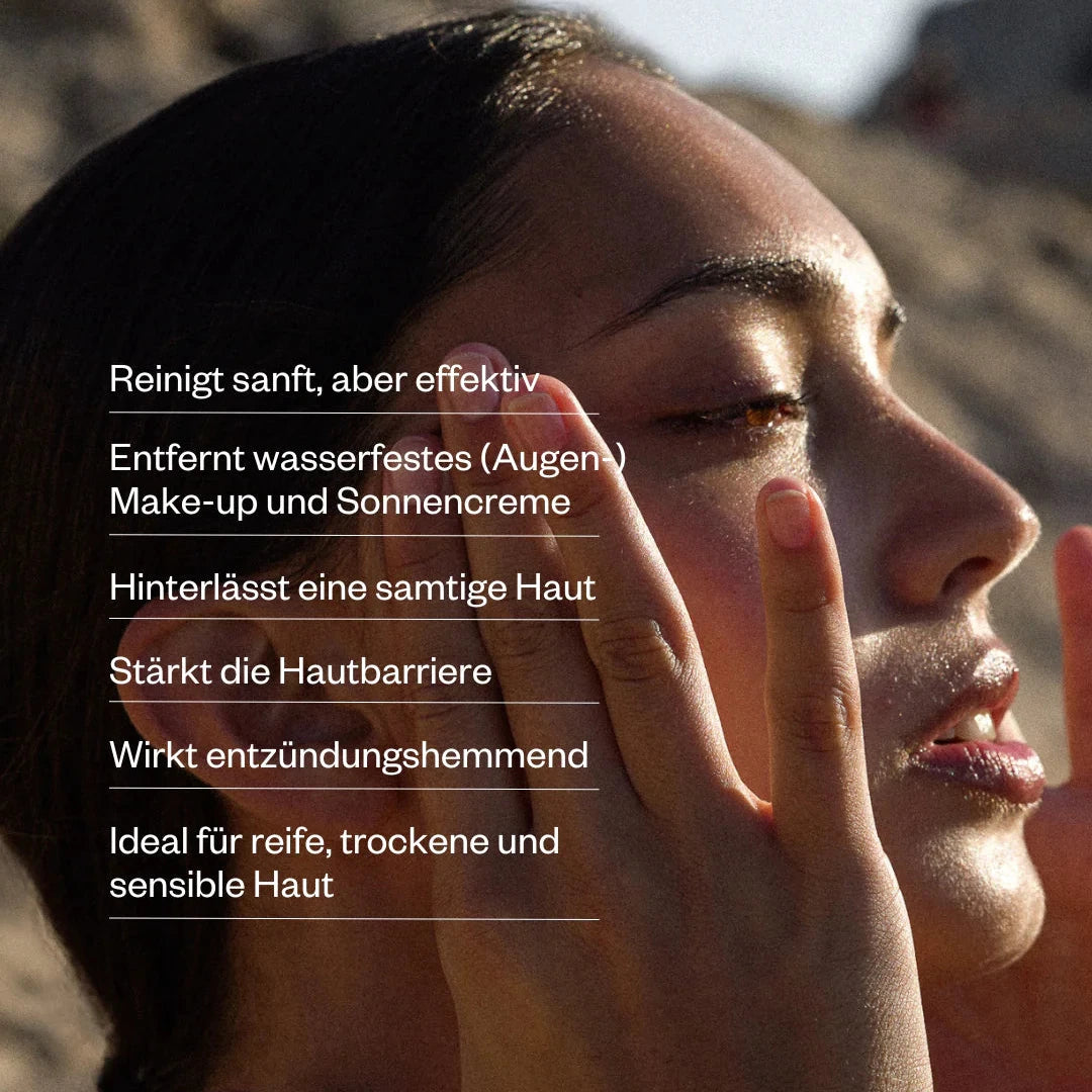 ruhi The Ceramide Oil Serum Cleanser - Produktinfos mit Freu im Hintergrund.