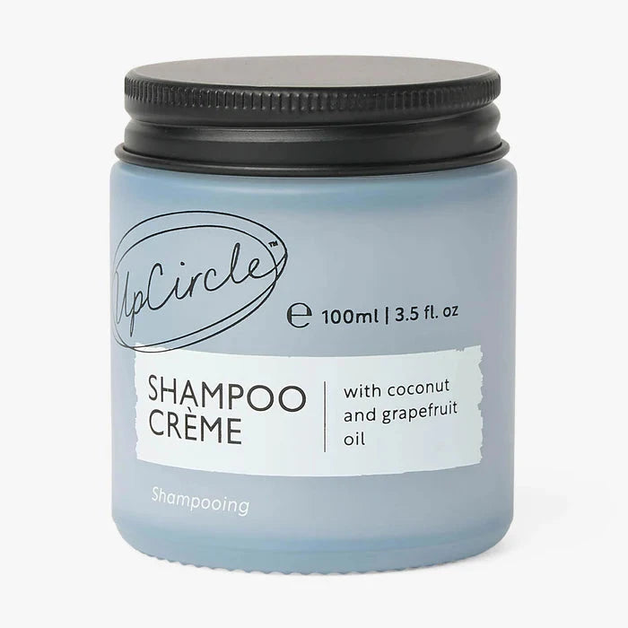 Tiegel mit schwarzem Deckel der UpCircle Shampoo Crème 