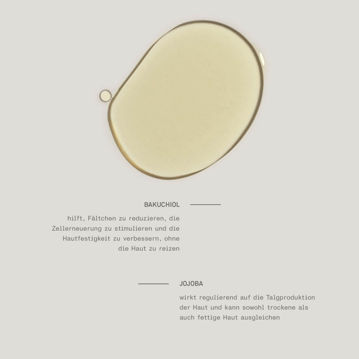 Nahaufnahme des Silky Renewal Body Elixirs – feiner Tropfen des Körperöls, Fokus auf seidige Textur