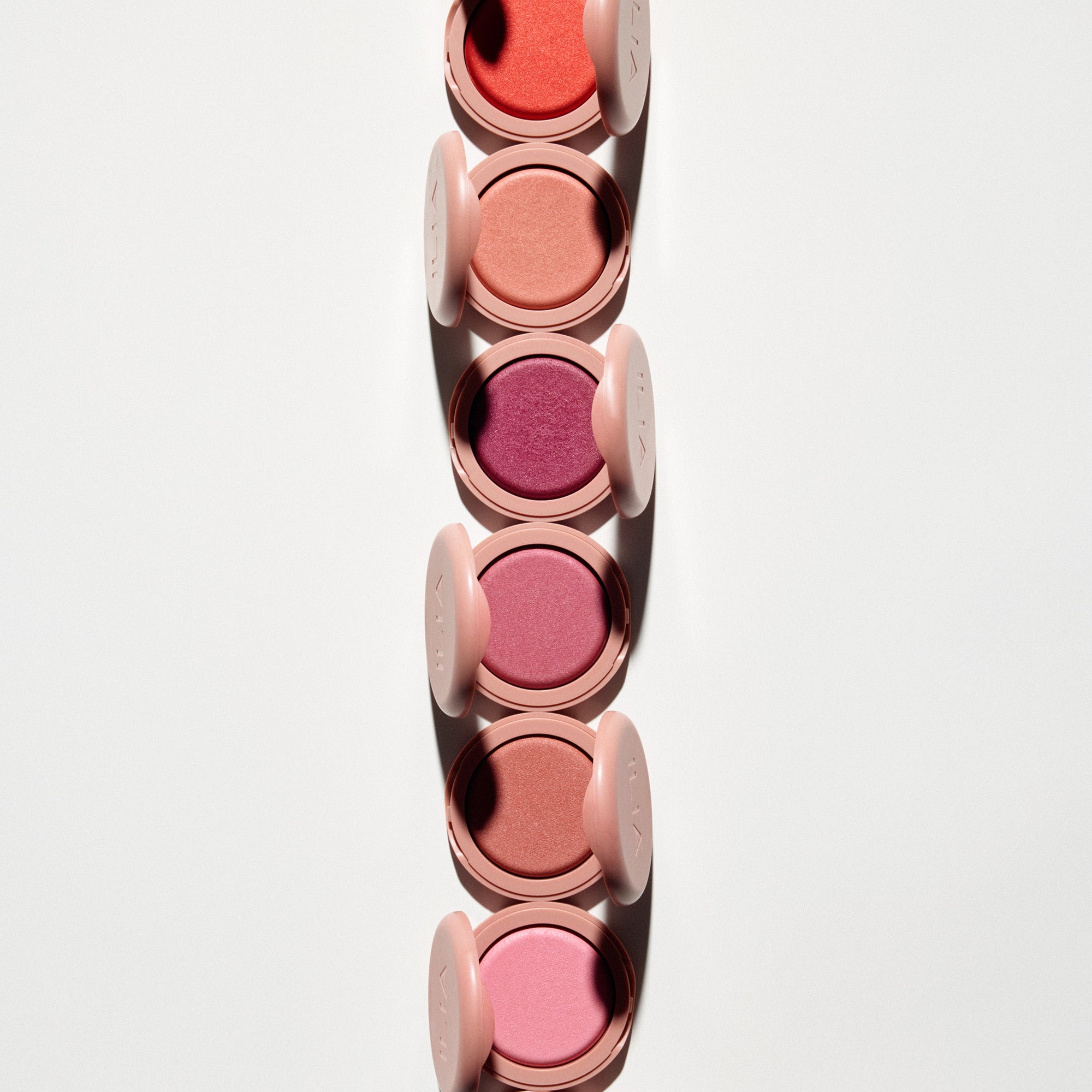 Soft Focus Blurring Blush in 8 Farbtönen - ILIA Beauty