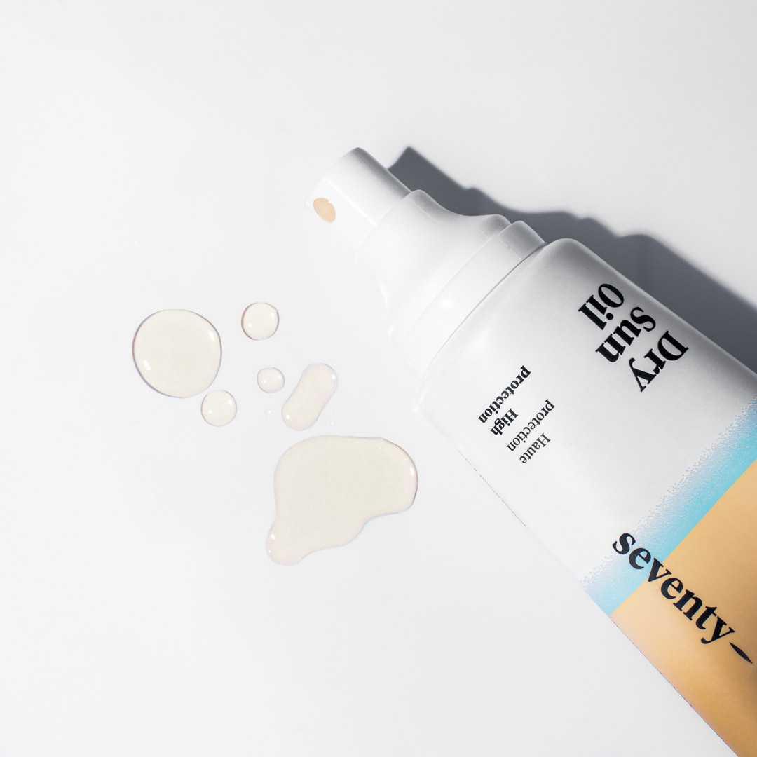 Leichte Trockenöl-Textur des Dry Sun Oil SPF30 von Seventy-One Percent