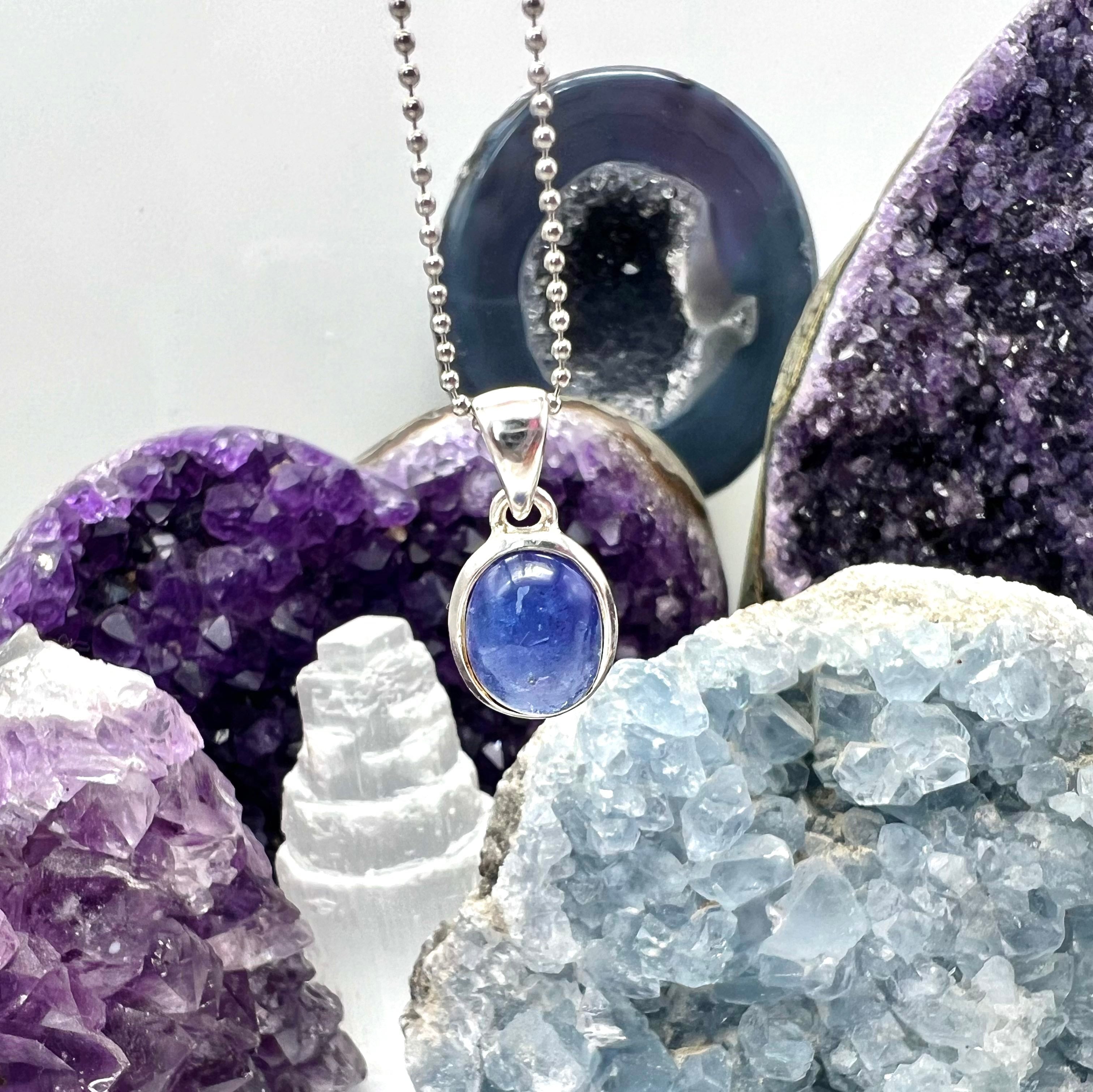 Tanzanite pendant with 925 silver setting