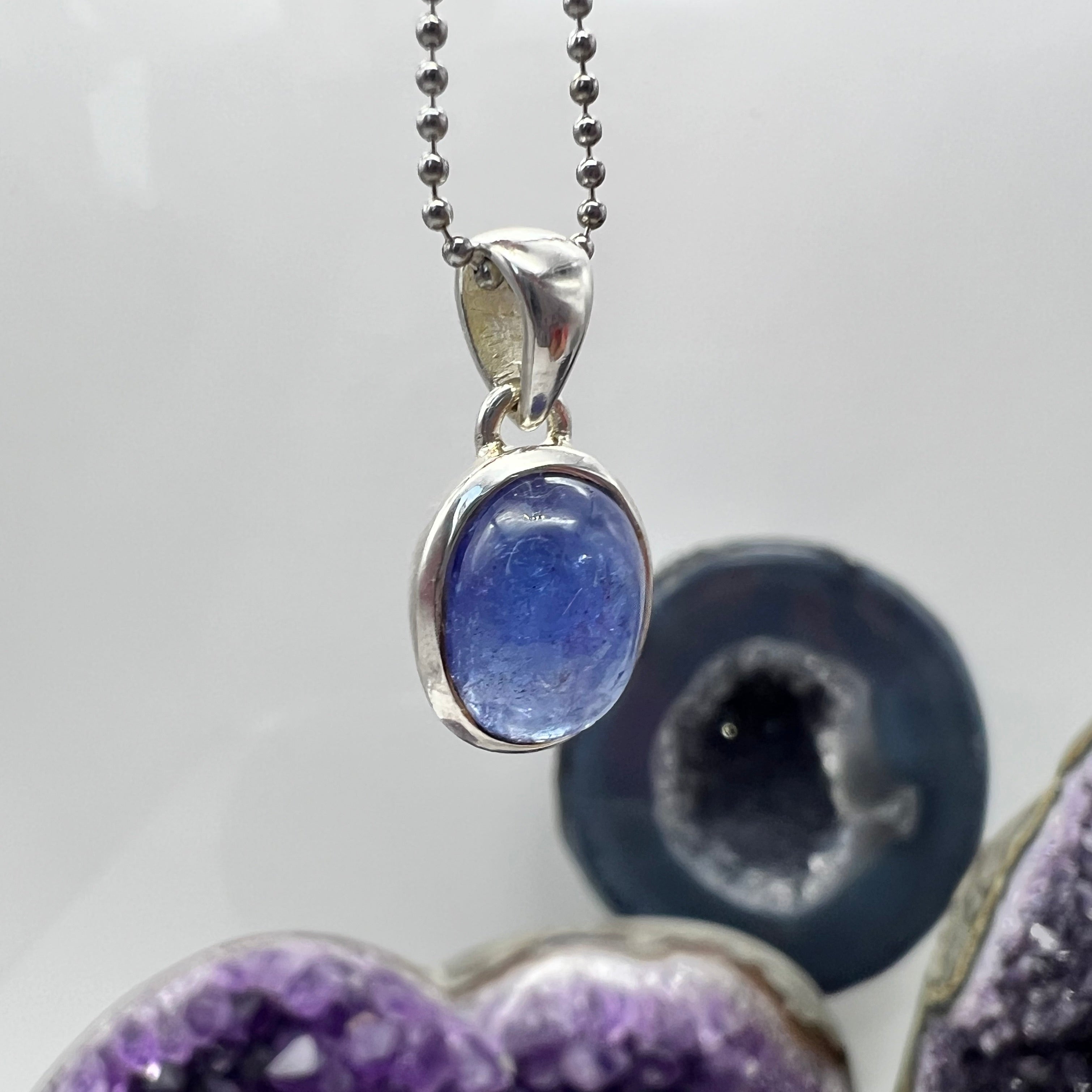 Tanzanite pendant with 925 silver setting