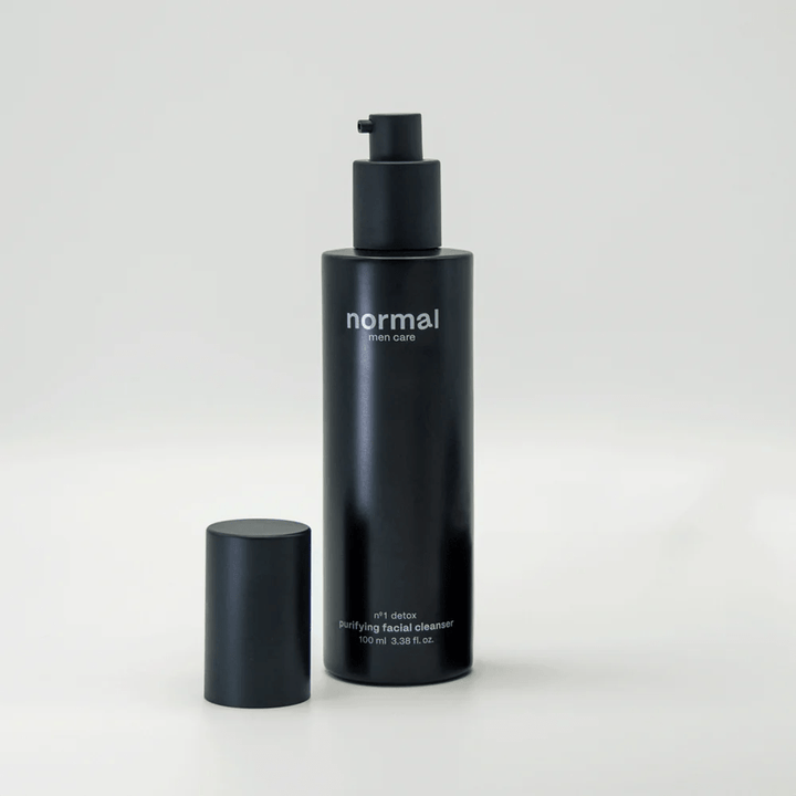 nº1 Purifying Cleanser von normal mencare natürlicher Gesichtsreiniger in schwarzer Pumpflasche 
