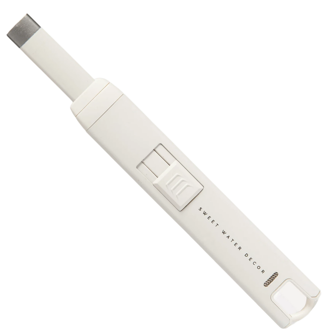 Weißes USB rechargable Feuerzeuge SWEET WATER DECOR vor transparentem Hintergrund. North Glow