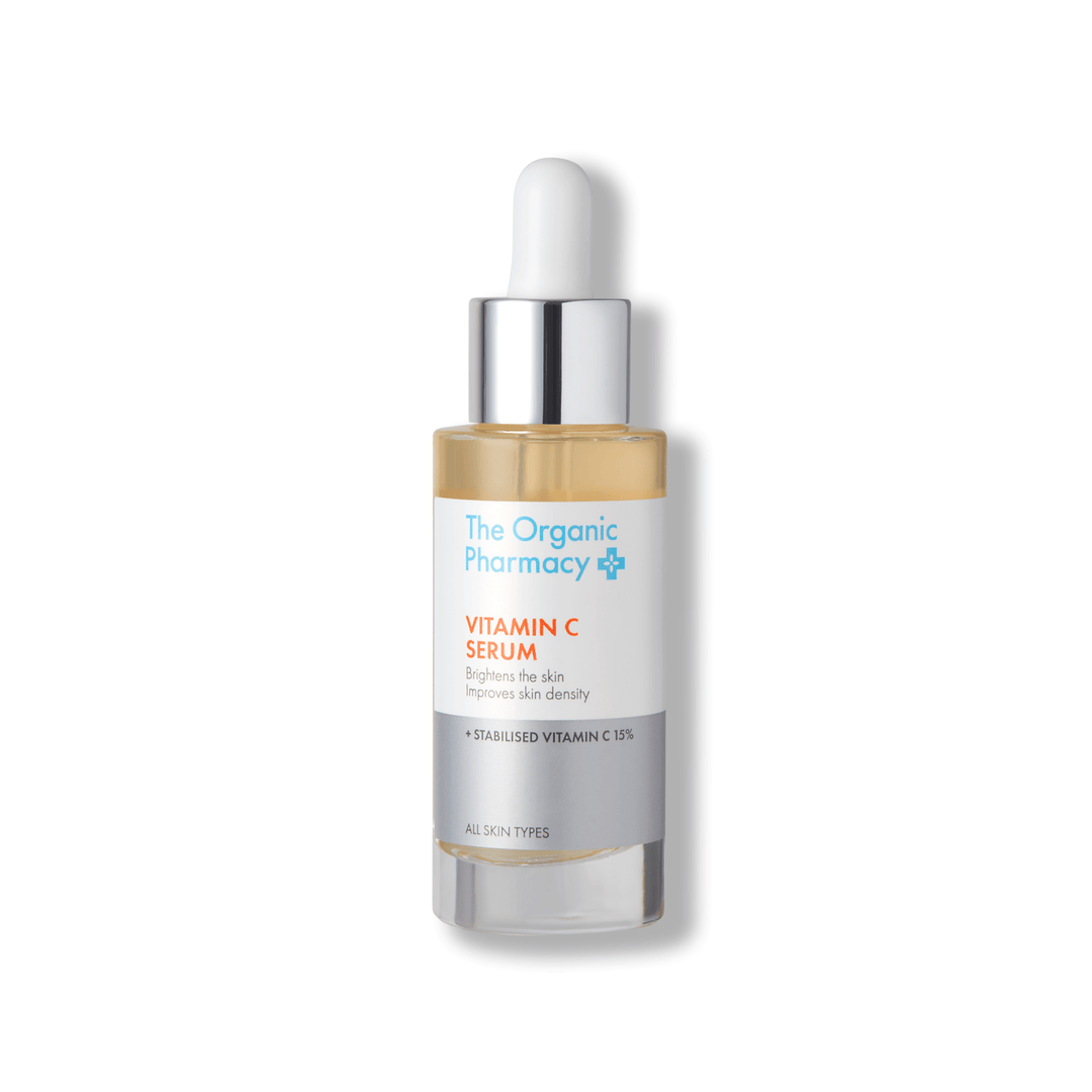 Vitamin C Serum Glasflasche vor weißem Hintergrund
