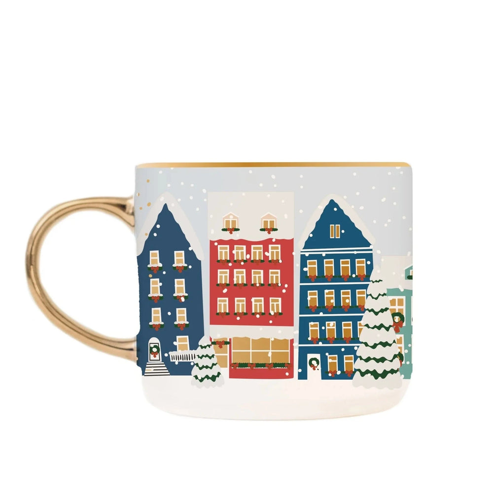 Weihnachtstasse "Christmas Village" von Sweet Water Decor  vor weißem Hointergrund.