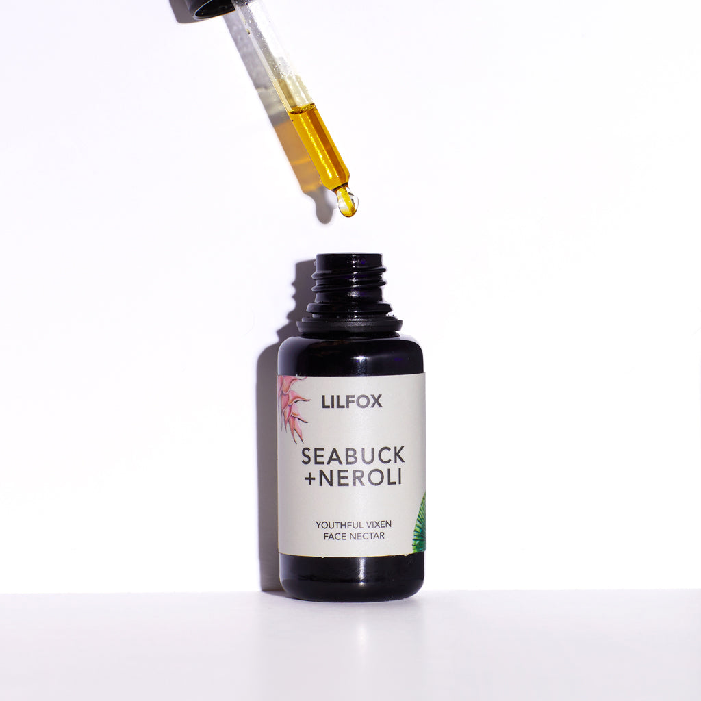 Lilfox Seabuck + Neroli Öl Flakon vor weißem Hintergrund North Glow