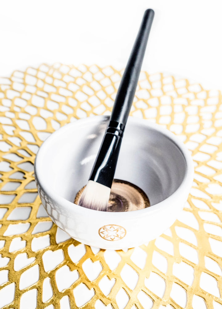Okoko New White and Gold Bowl - Schale für das Anrühren von Pudermasken in weiß und 24 Karat Gold