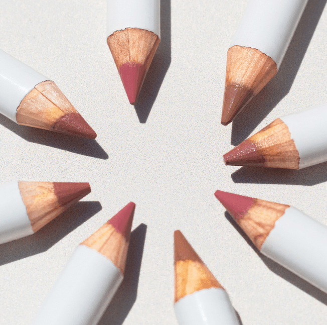 Ere Perez Acai Lip Pencils in verschiedenen Farben.