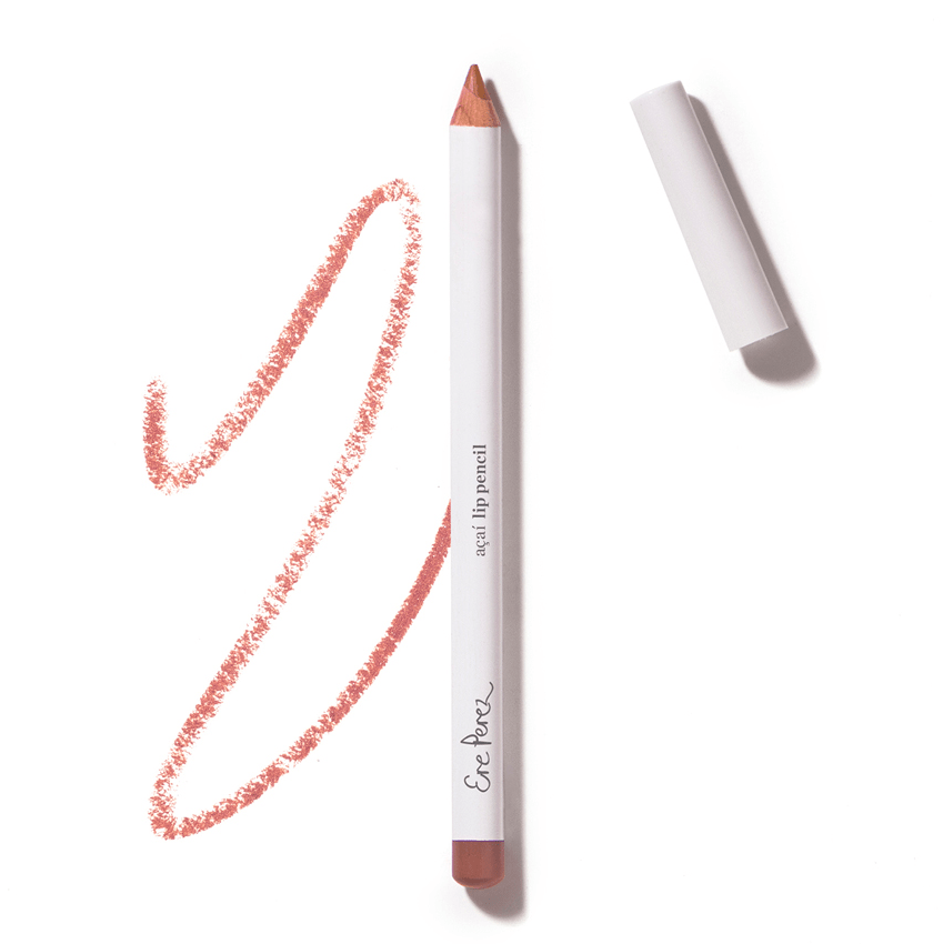 Offener Acai Lip Pencil mit gemaltem Farbbeispiel Shy auf weißem Untergrund