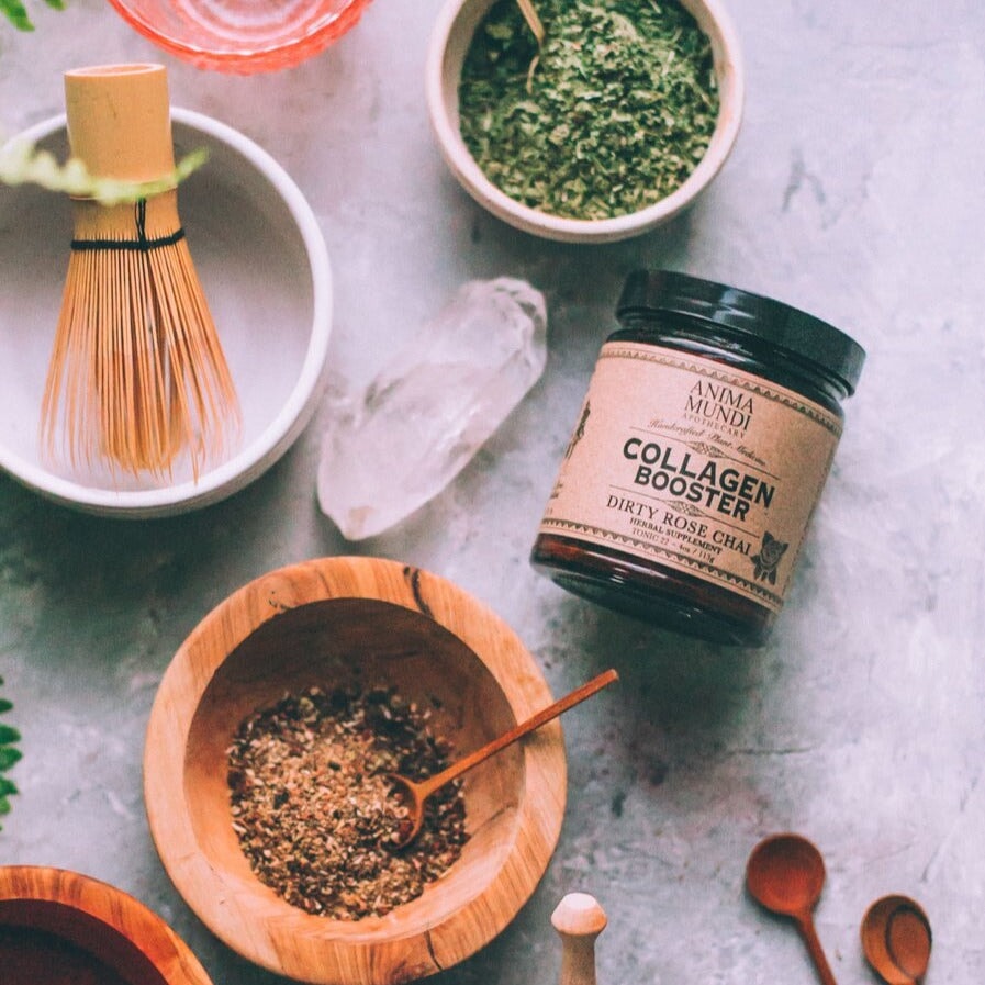 COLLAGEN BOOSTER - Dirty Rose Chai Getränkepulver von ANIMA MUNDI North Glow
