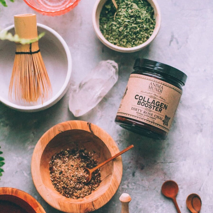 COLLAGEN BOOSTER - Dirty Rose Chai Getränkepulver von ANIMA MUNDI