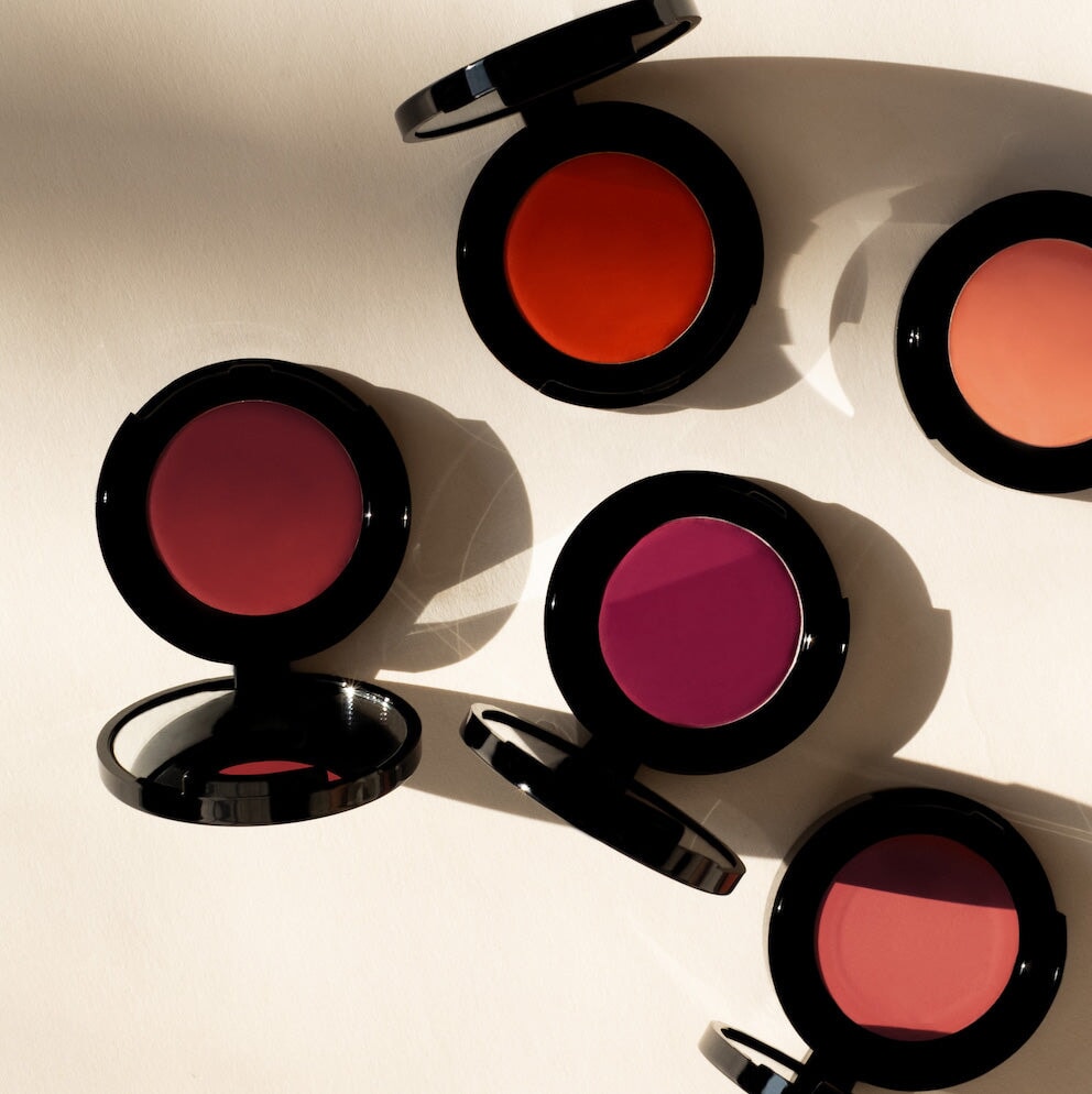 Creamy blush in intense colors