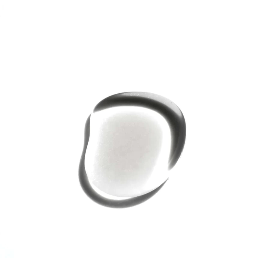 Lilfox Dewy Bean Dream Textur vor weißem Hintergrund