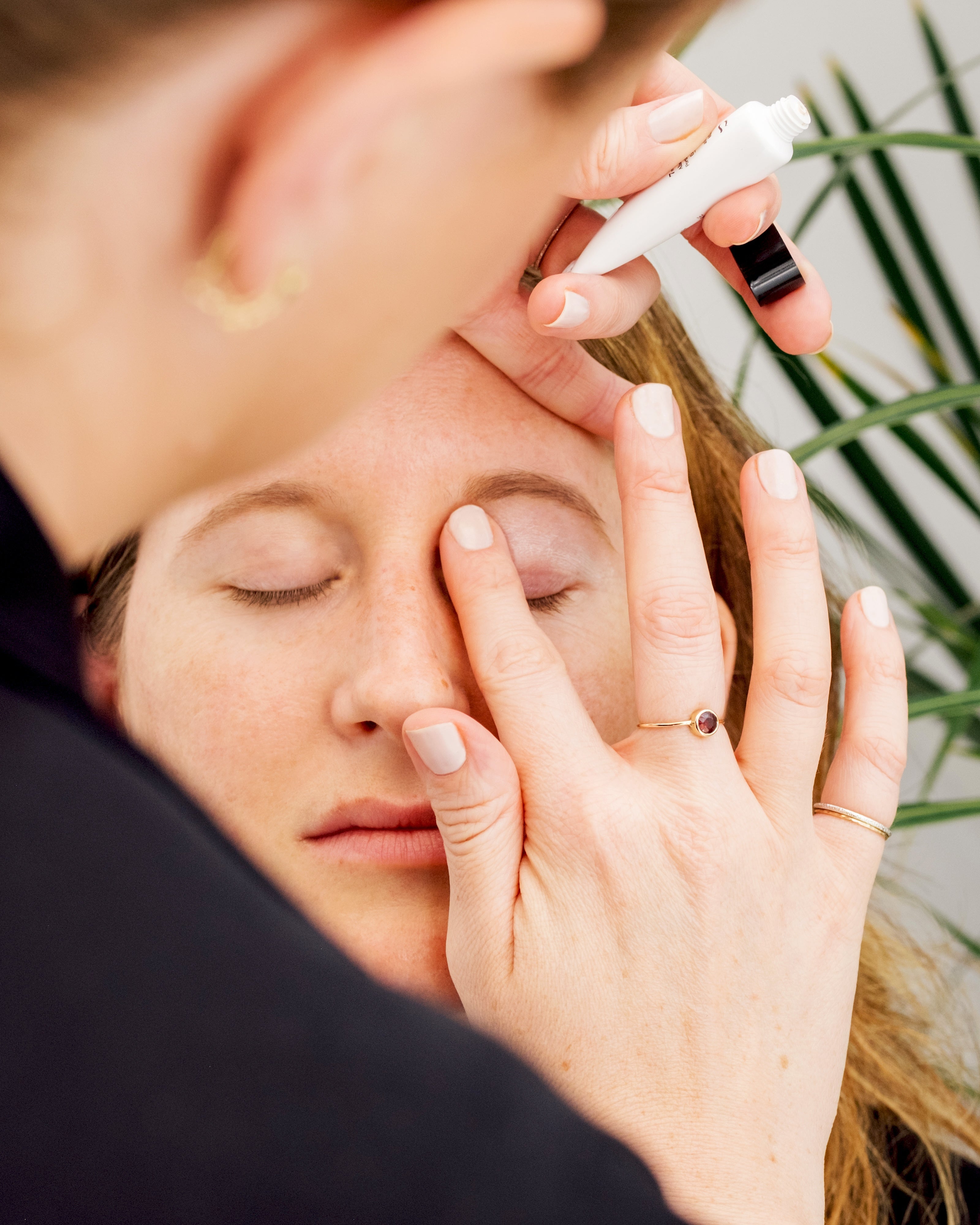 Eye Primer - for the durability of the eye shadow