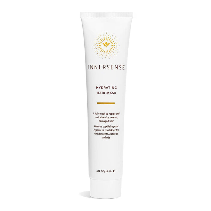 Innersense Hydrating Hair Mask Tube steht vor weißem Hintergrund.