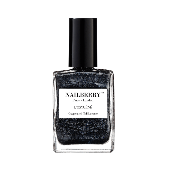Nailberry Nagellackflasche Farbe 50 Shades vor weißem Hintergrund.