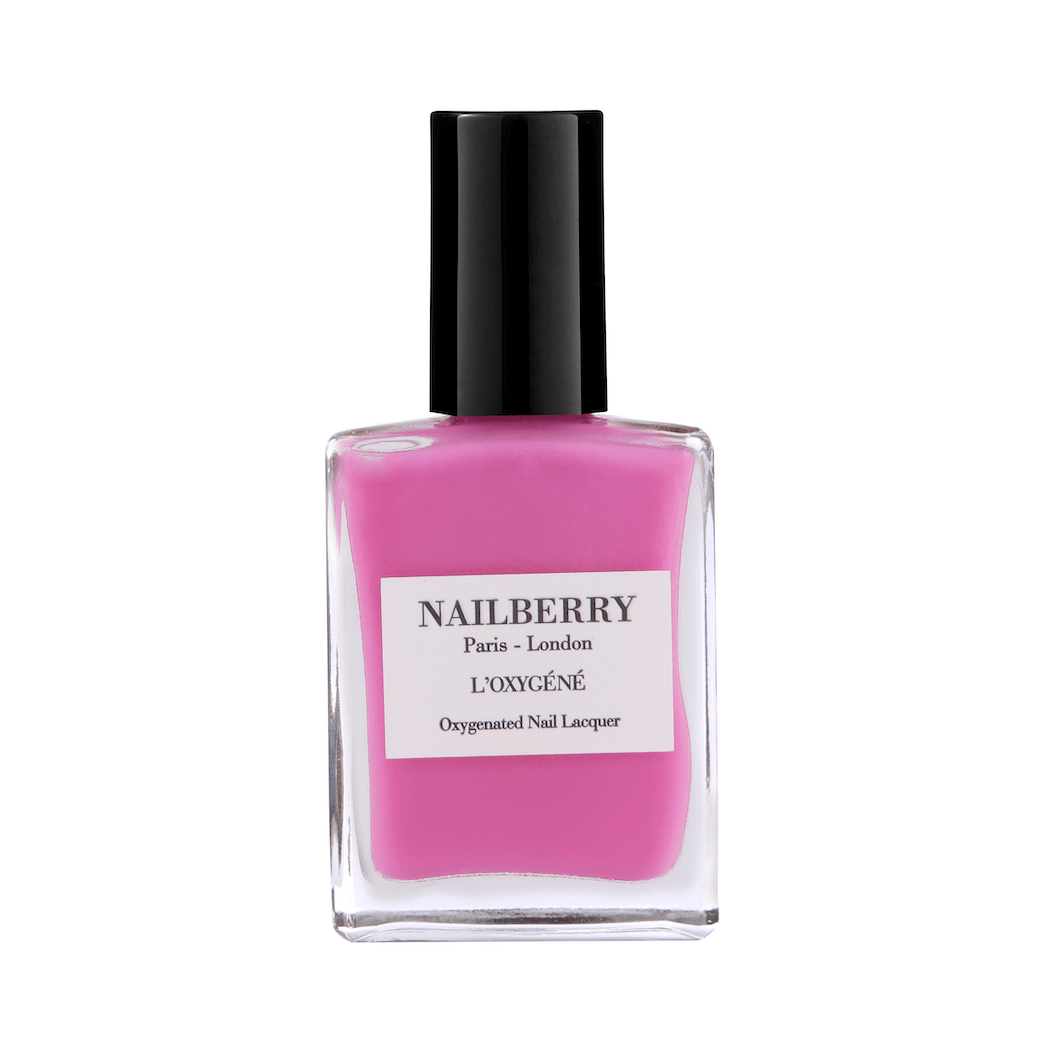Nailberry Nagellackflasche Pomegranate Juice vor weißem Hintergrund.