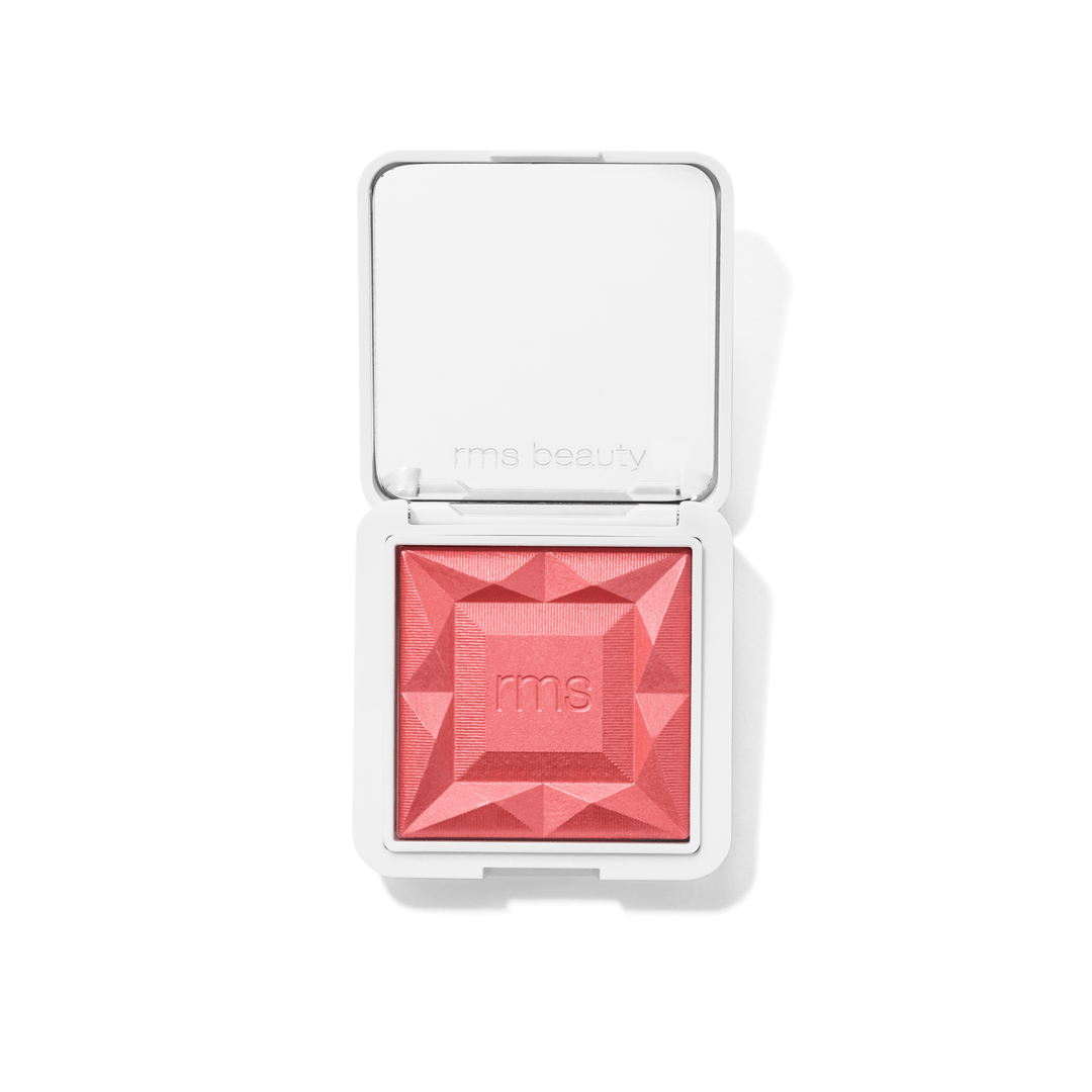 Offene RMS Blush Pomgranate Fizz Puderdose vor  weißem Hintergrund. North Glow