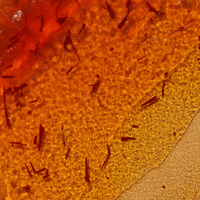 Ranavat Flawless Safron Maske orange Textur mit Saffranfäden