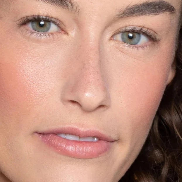 ILIA Color Haze on lips and cheeks North Glow
