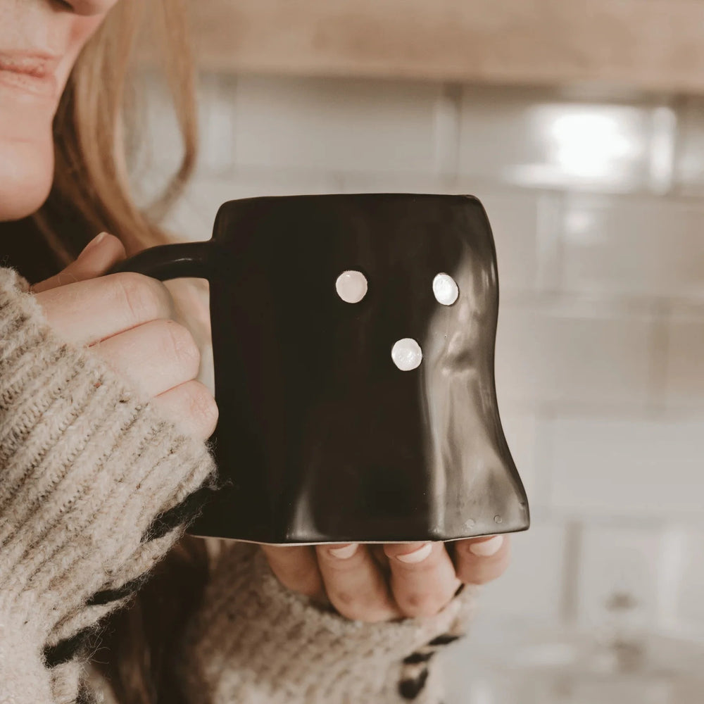 Ghost-Tasse schwarz von Sweet Water Decor.