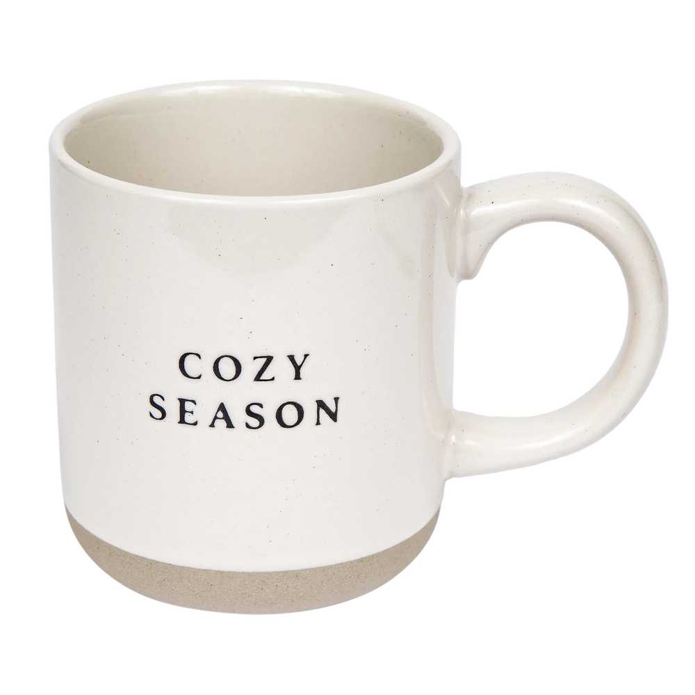 Kaffeetasse Cozy Season von Sweet Water Decor vor transparentem Hintergrund.