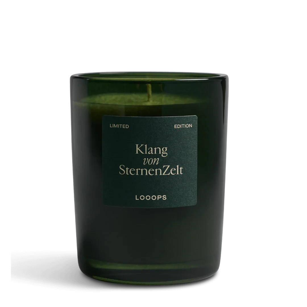 Looops Kerze Klang von SternenZelt - Limitierte Edition 2025 vor weißem Hintergrund. North Glow