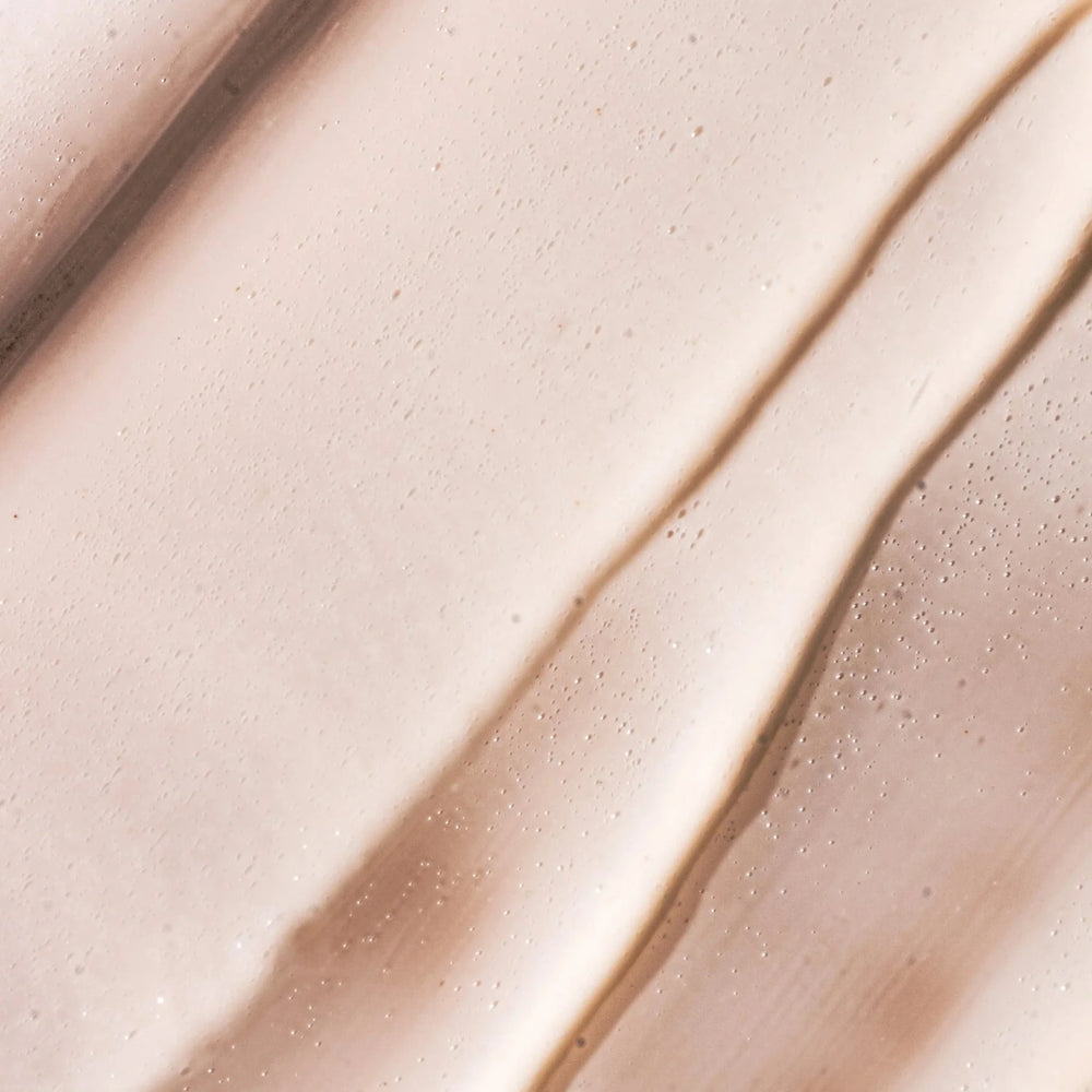 Texture of the MOISTURE + LIGHT cream from Dafna's.